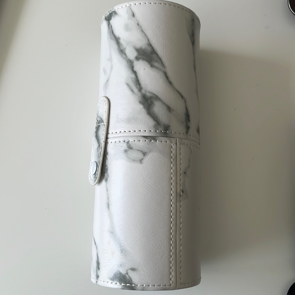 makeup brushes travel case holder
